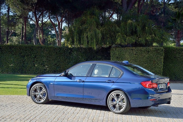 Bmw 3 Series Sedan foto 25