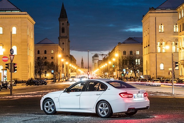 Bmw 3 Series Sedan foto 77