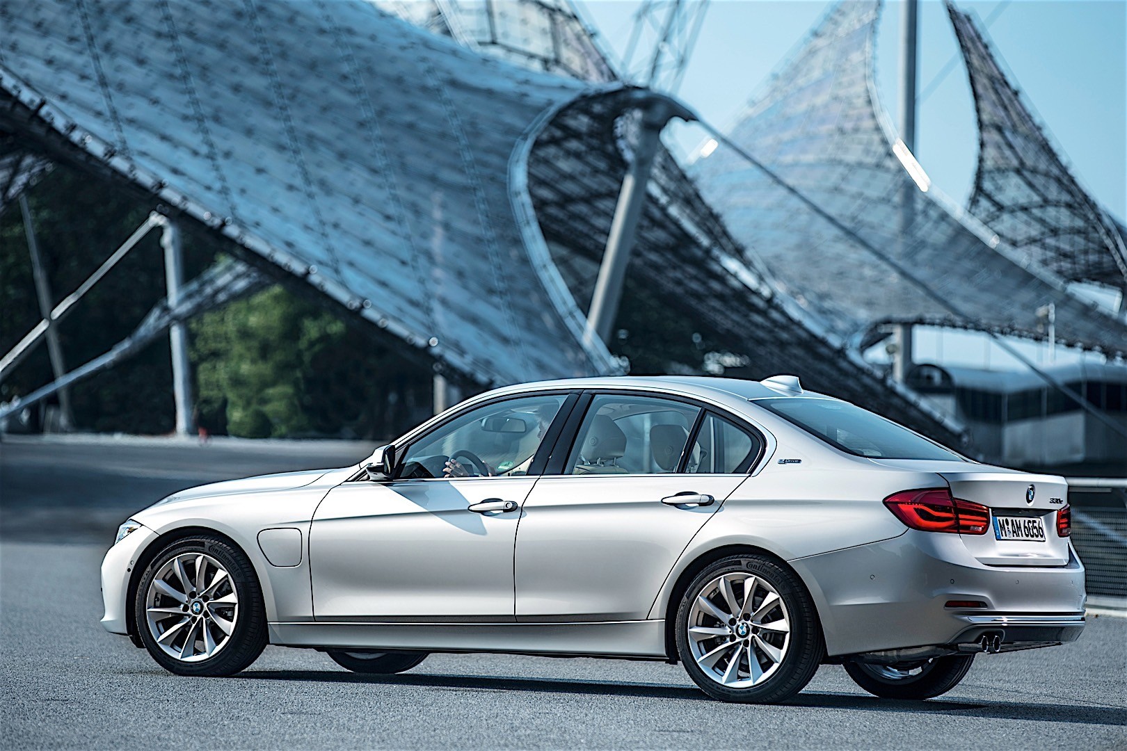 Bmw 3 Series Sedan photo 85