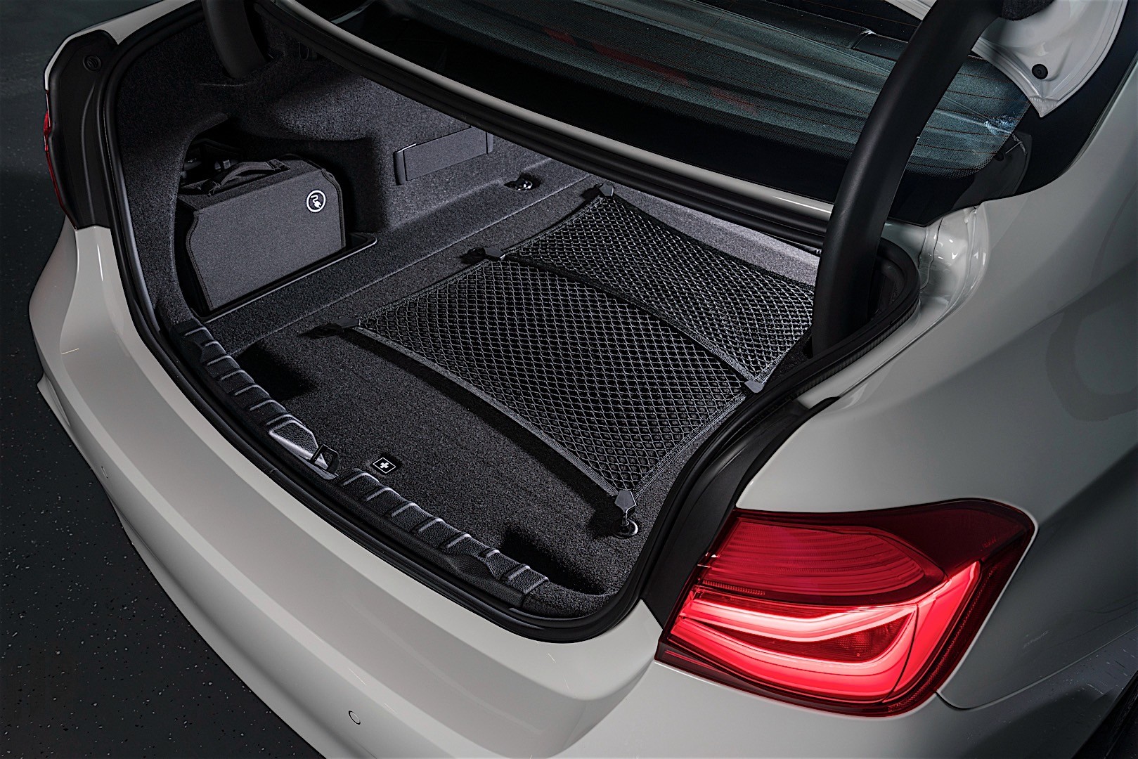 Bmw 3 Series Sedan photo 116