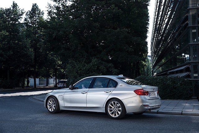 Bmw 3 Series Sedan foto 40