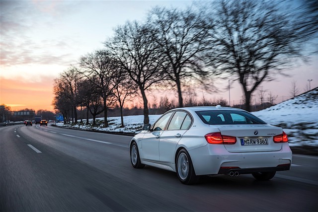 Bmw 3 Series Sedan foto 54