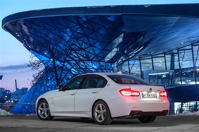 Bmw 3 Series Sedan foto 57