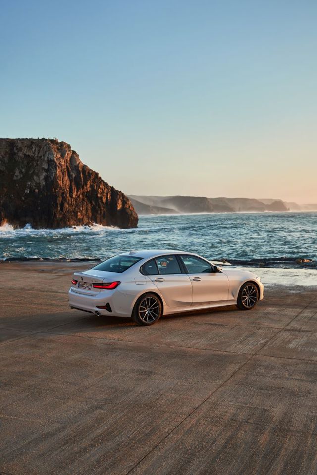 Bmw 3 Series Sedan Foto 107