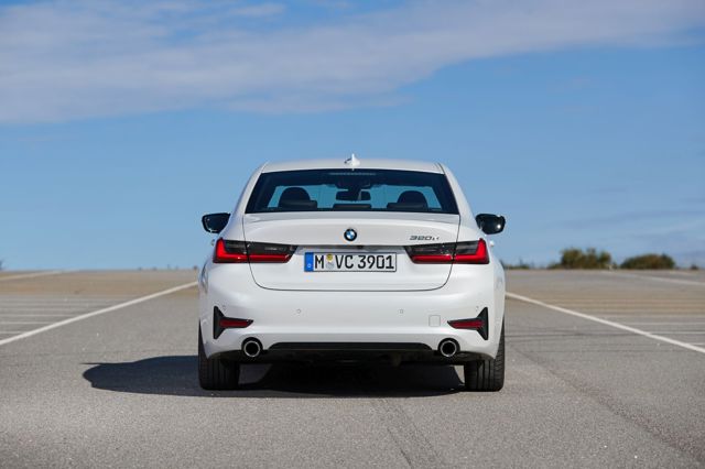 Bmw 3 Series Sedan Foto 134