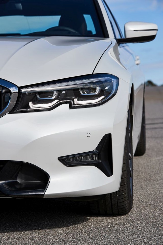 Bmw 3 Series Sedan Foto 136