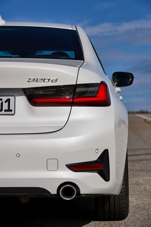 Bmw 3 Series Sedan Foto 137