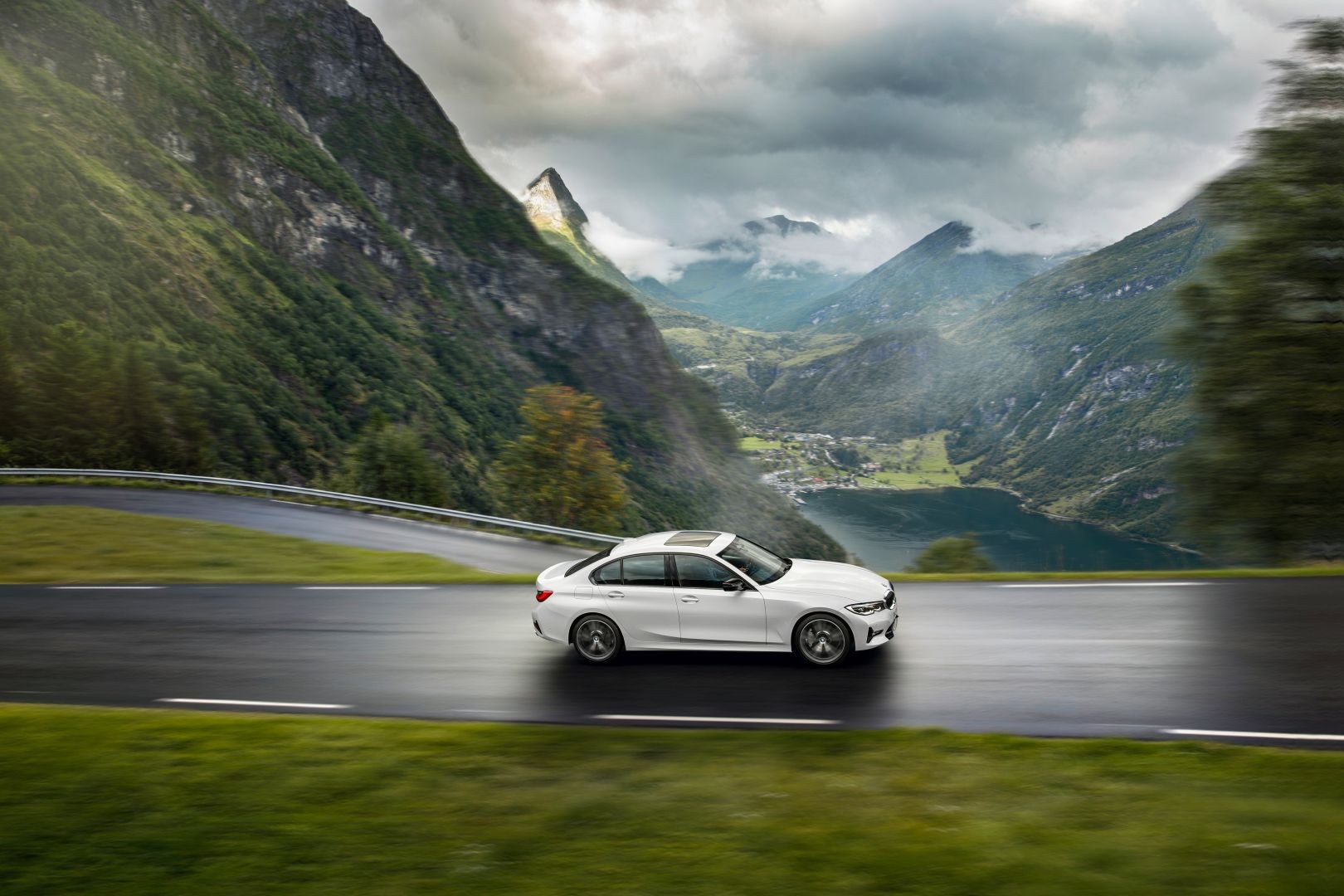 Bmw 3 Series Sedan photo 6