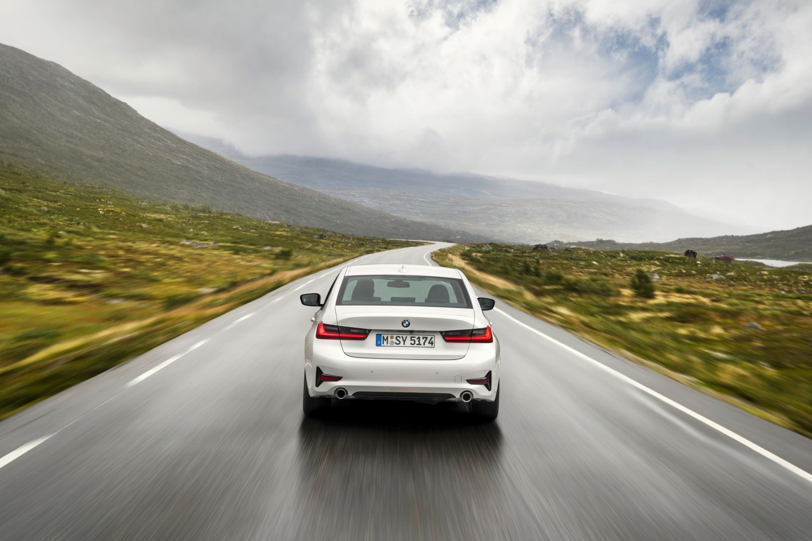 Bmw 3 Series Sedan photo 10