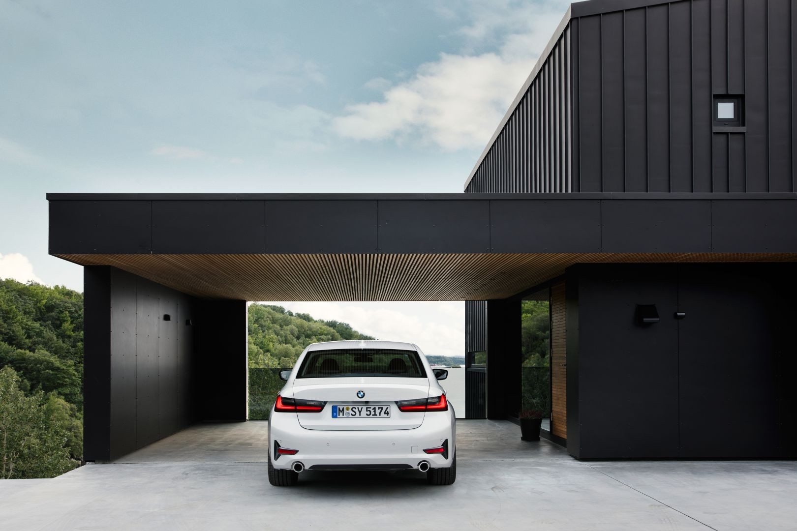 Bmw 3 Series Sedan photo 15