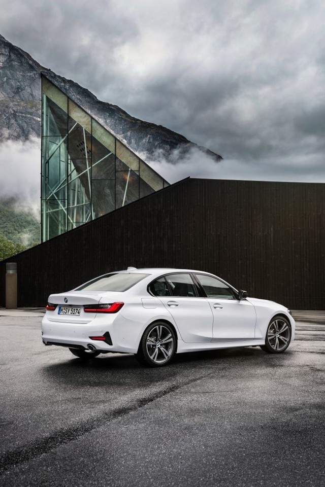 Bmw 3 Series Sedan Foto 17