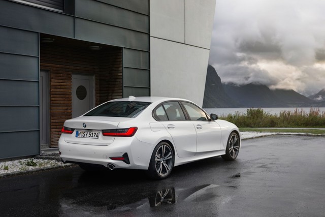 Bmw 3 Series Sedan Foto 23