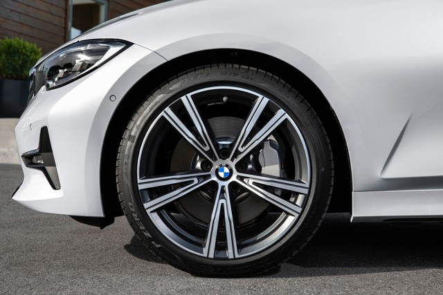 Bmw 3 Series Sedan Foto 24