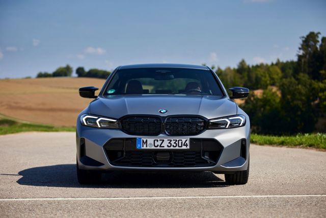 Bmw 3 Series Sedan Foto 184