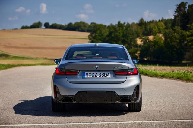 Bmw 3 Series Sedan Foto 191