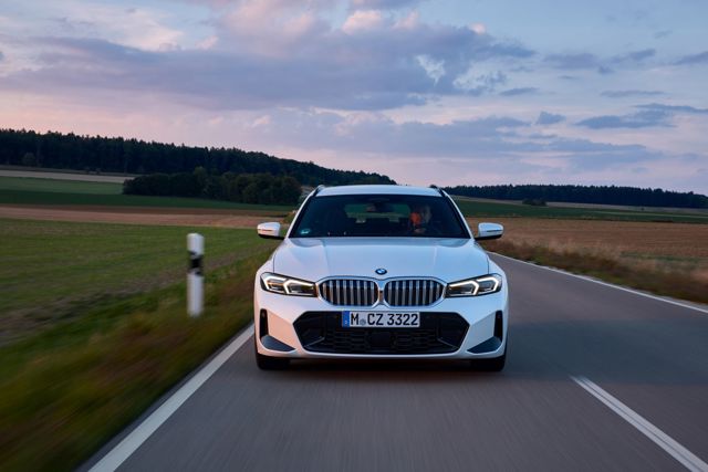 Bmw 3 Series Touring photo 89