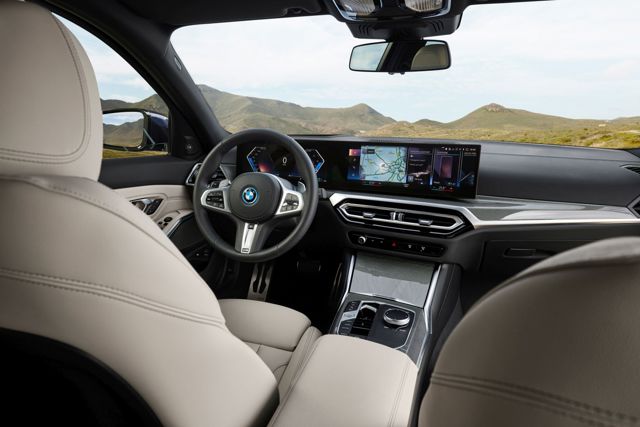 Bmw 3 Series Touring photo 92