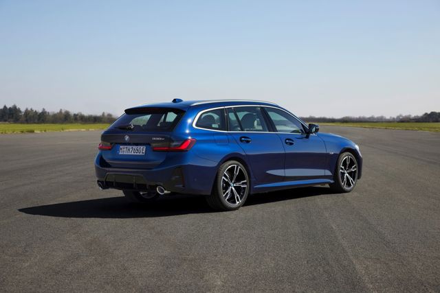 Bmw 3 Series Touring photo 17