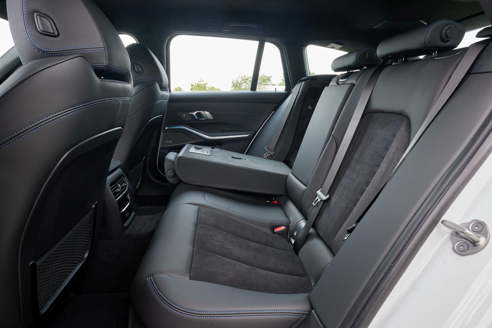 Bmw 3 Series Touring photo 112