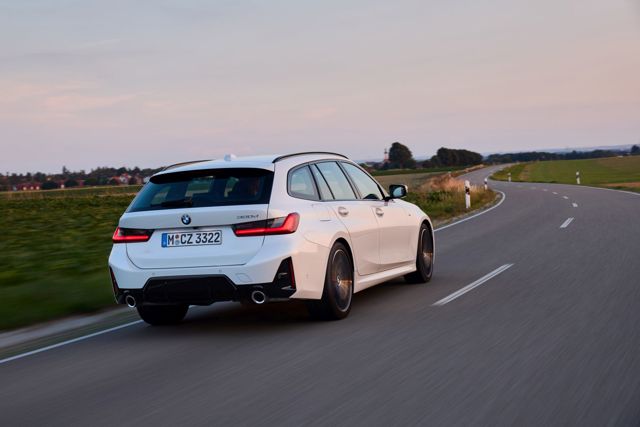 Bmw 3 Series Touring photo 44