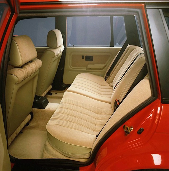 Bmw 3 Series Touring foto 37