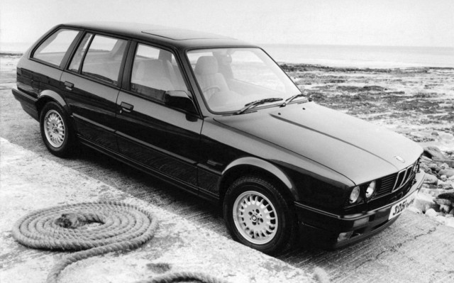 Bmw 3 Series Touring foto 30