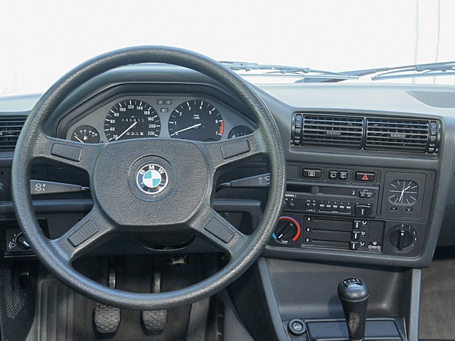 Bmw 3 Series Touring foto 35