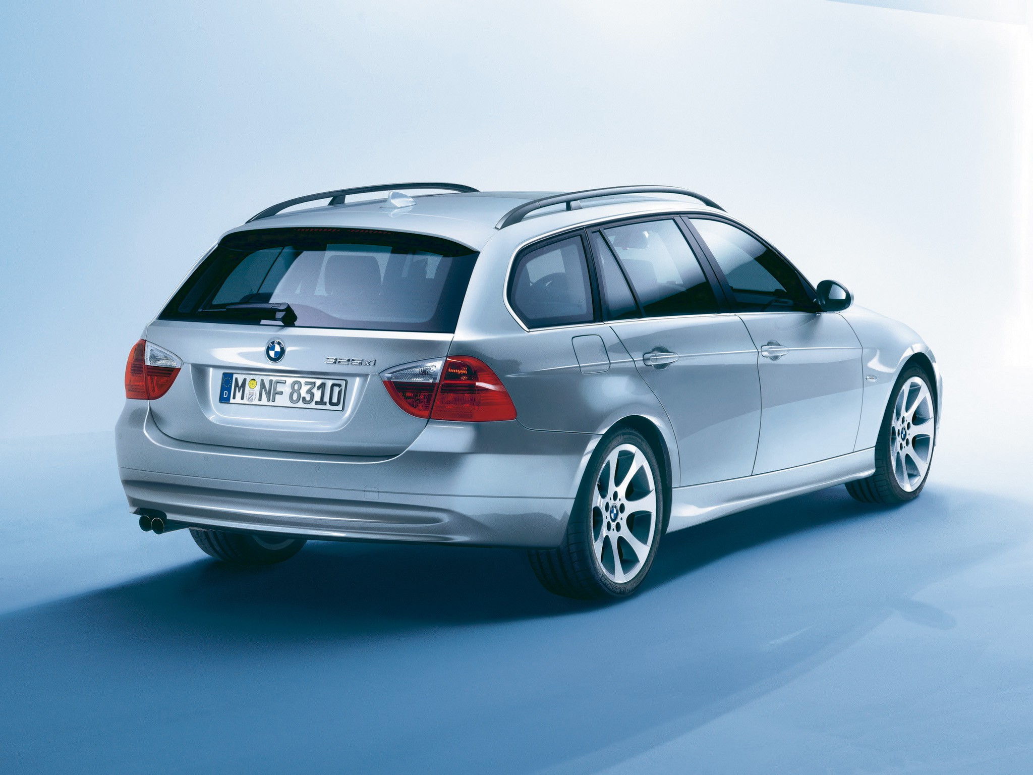 Bmw 3 Series Touring photo 9
