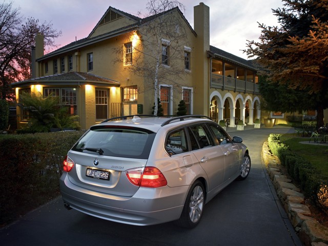 Bmw 3 Series Touring photo 16