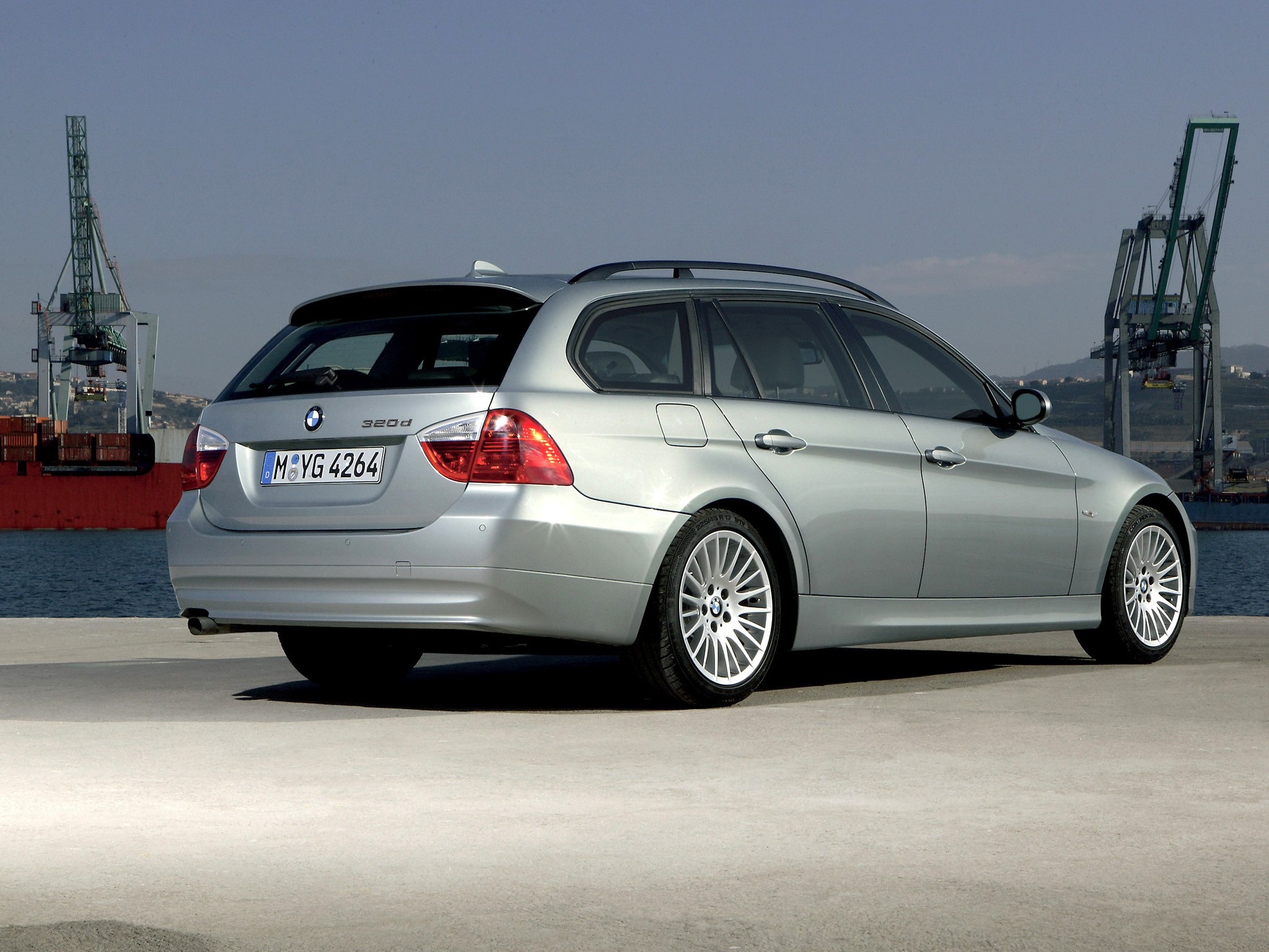 Bmw 3 Series Touring photo 36