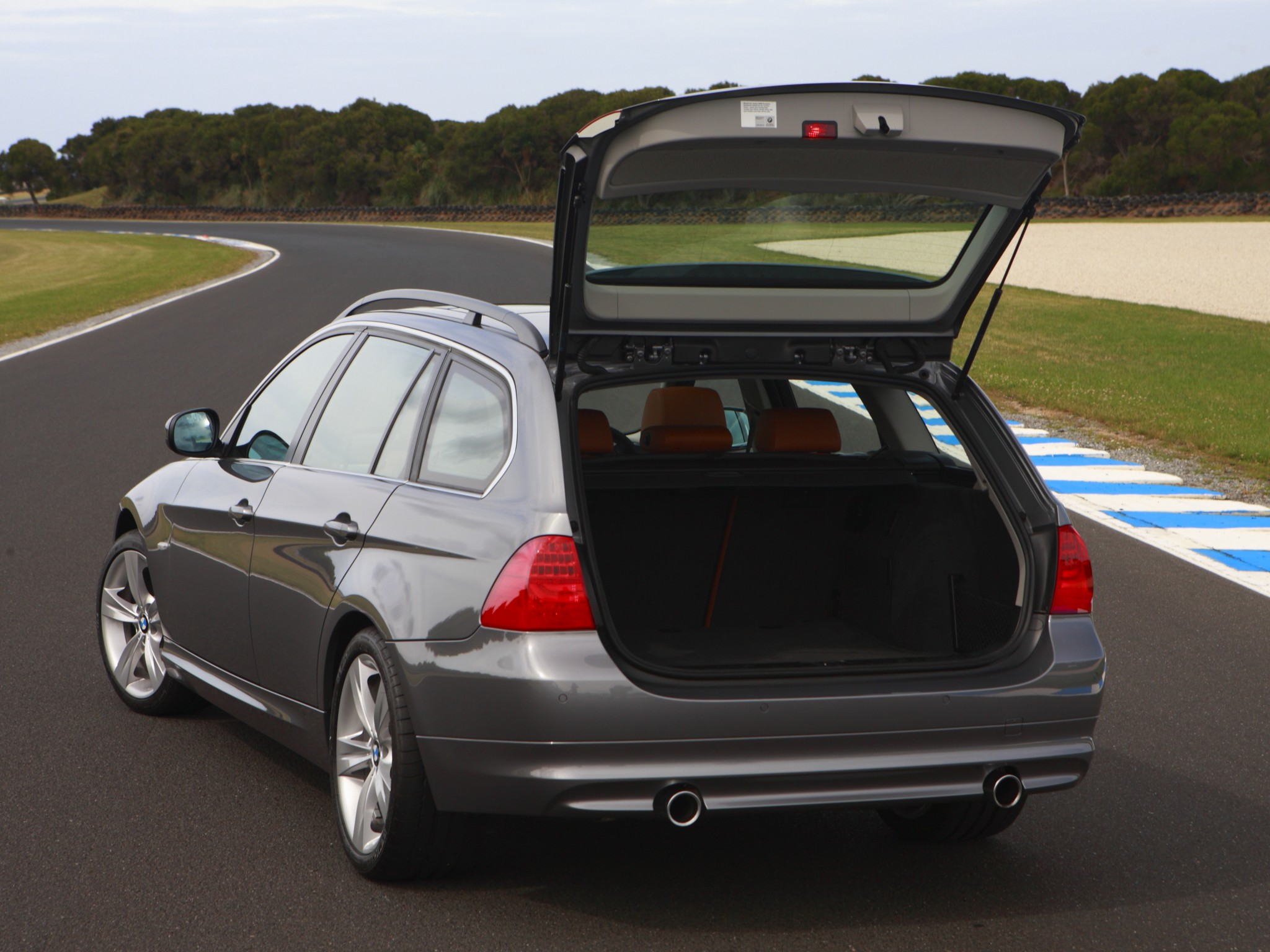 Bmw 3 Series Touring photo 84