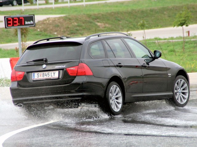 Bmw 3 Series Touring photo 18