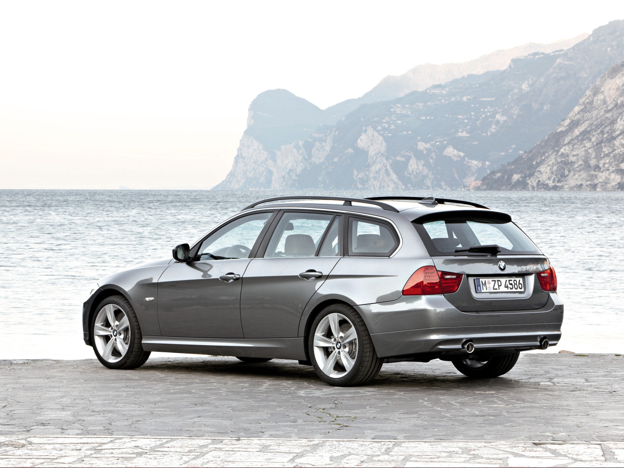 Bmw 3 Series Touring photo 19