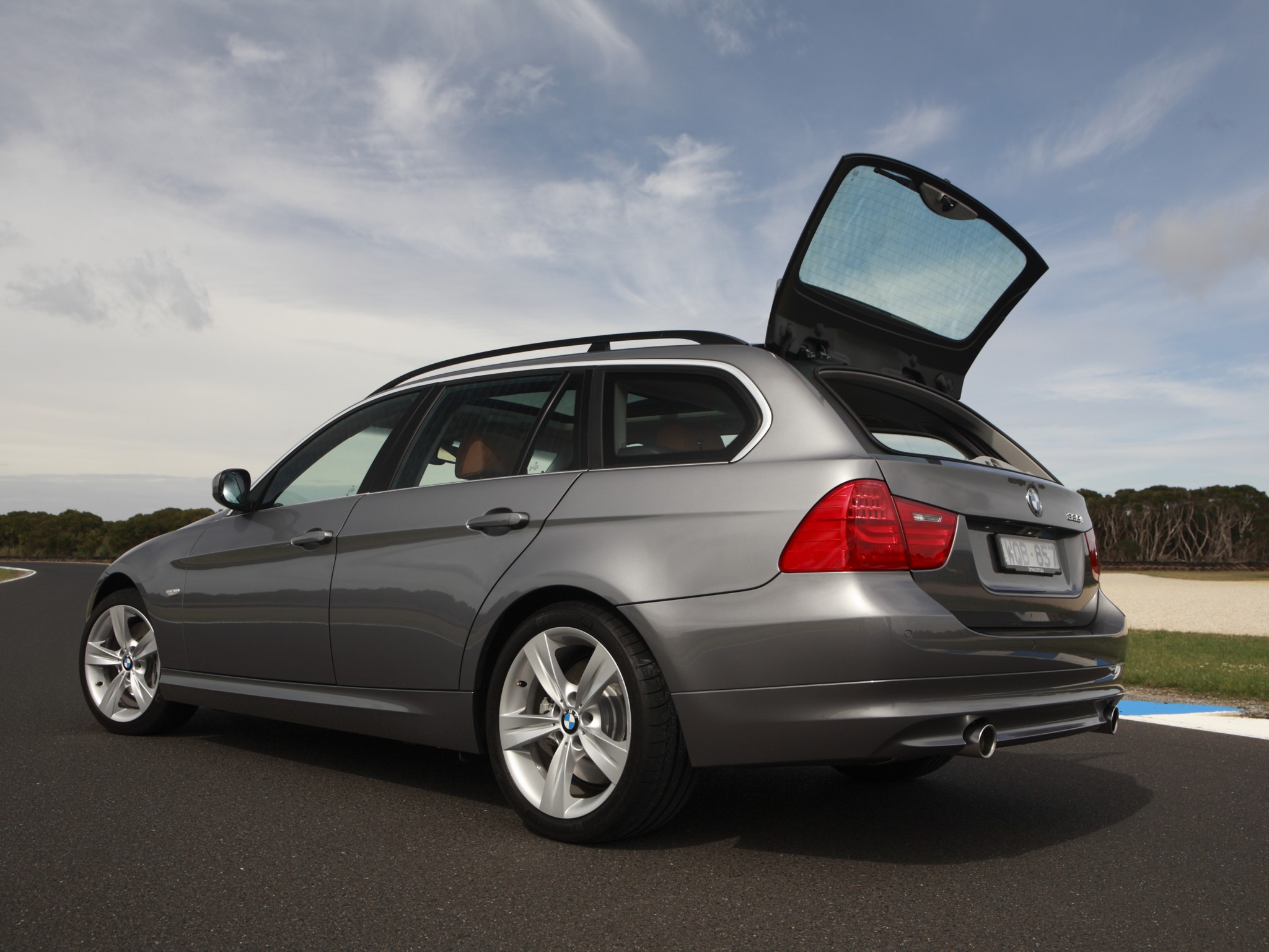 Bmw 3 Series Touring photo 51