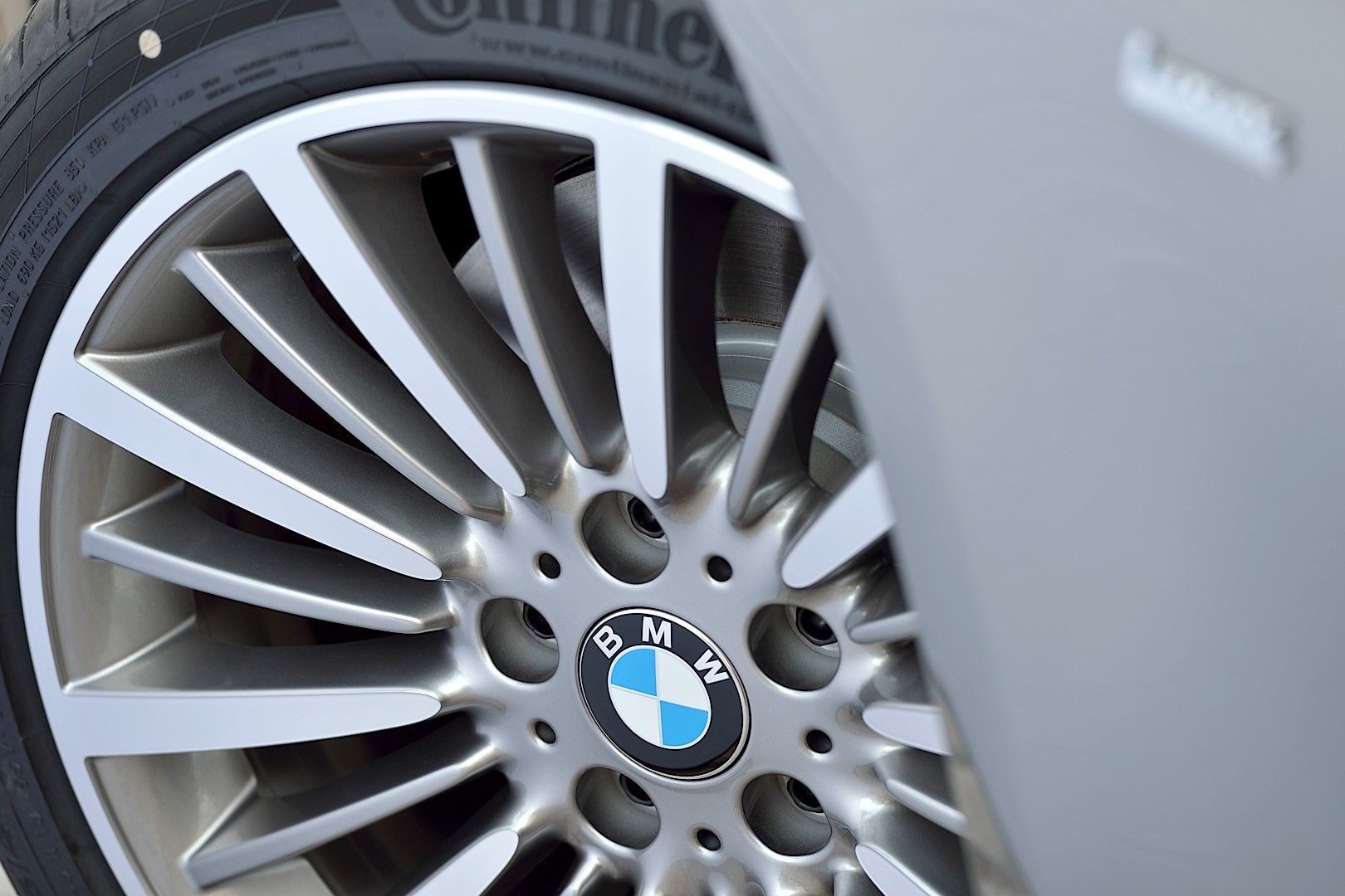 Bmw 3 Series Touring photo 3