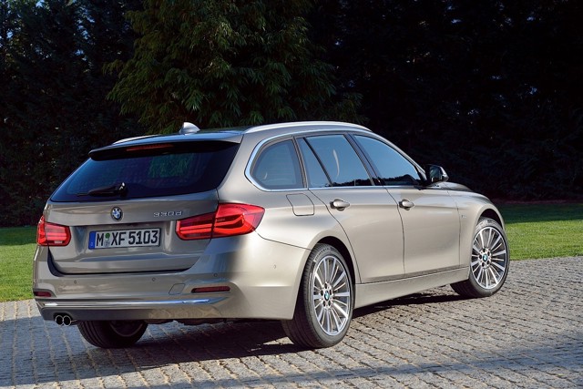 Bmw 3 Series Touring photo 12