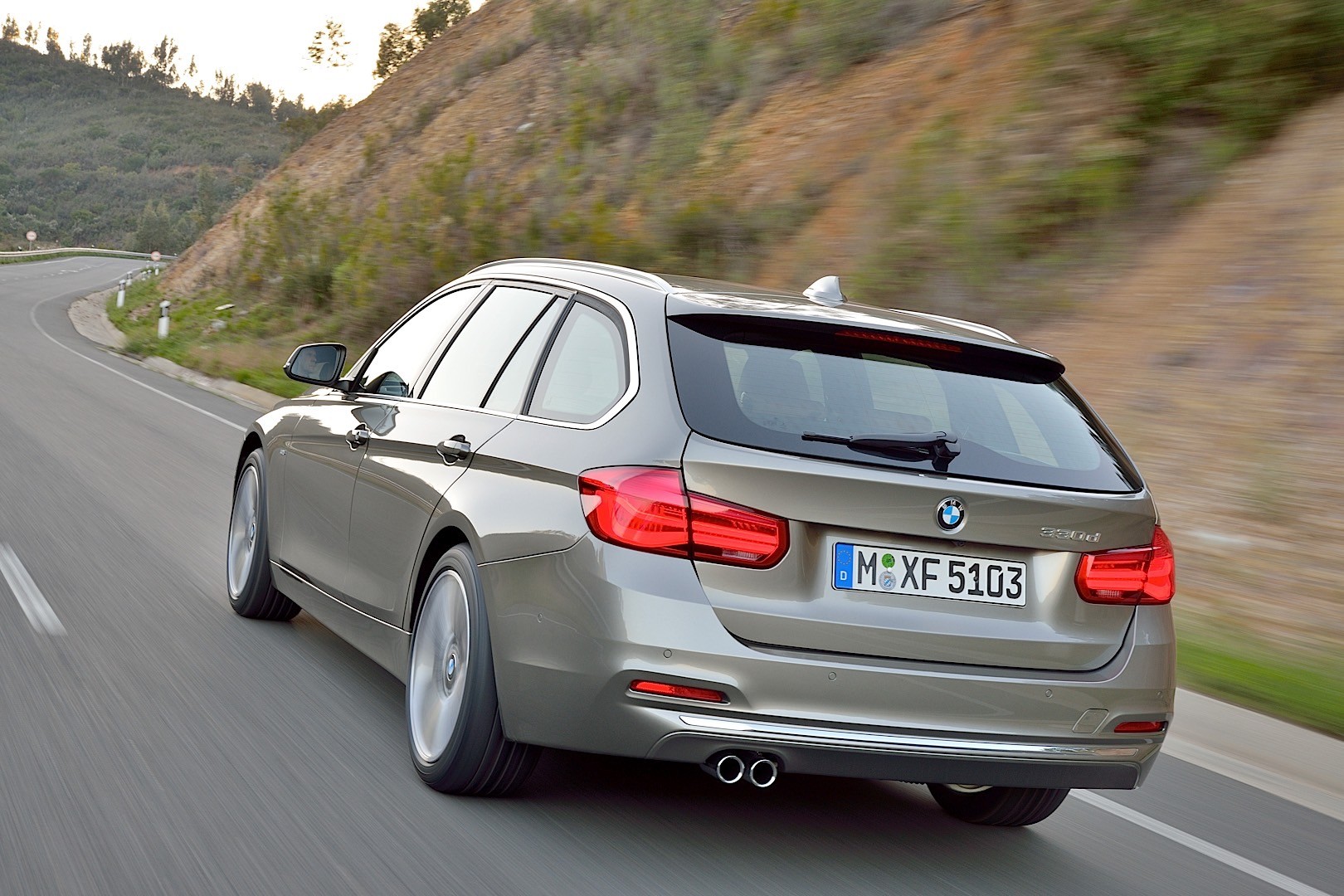 Bmw 3 Series Touring photo 14