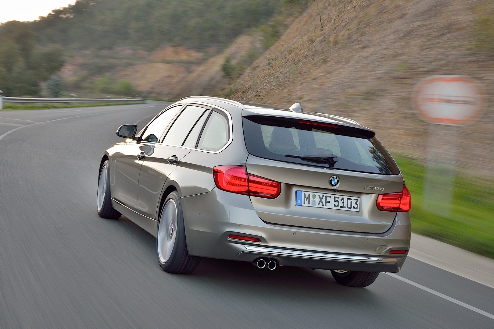 Bmw 3 Series Touring photo 16