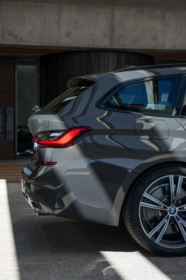 Bmw 3 Series Touring foto 84