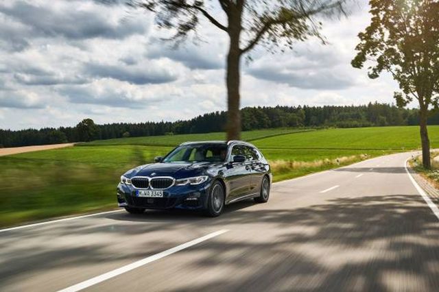 Bmw 3 Series Touring foto 130