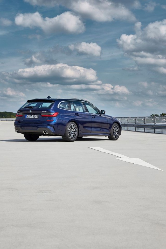 Bmw 3 Series Touring foto 154