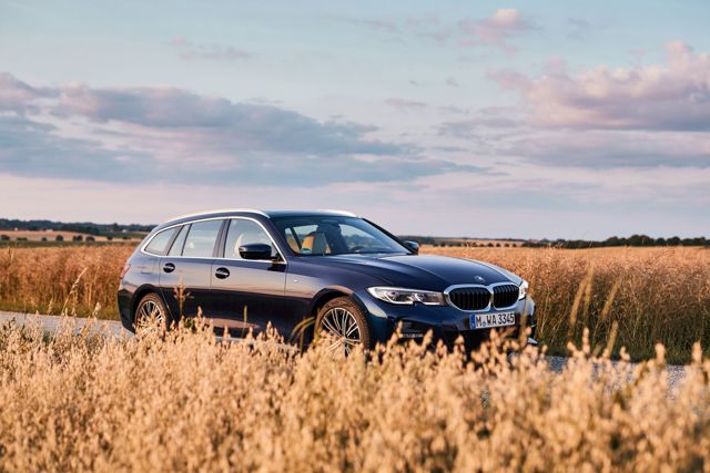 Bmw 3 Series Touring foto 176