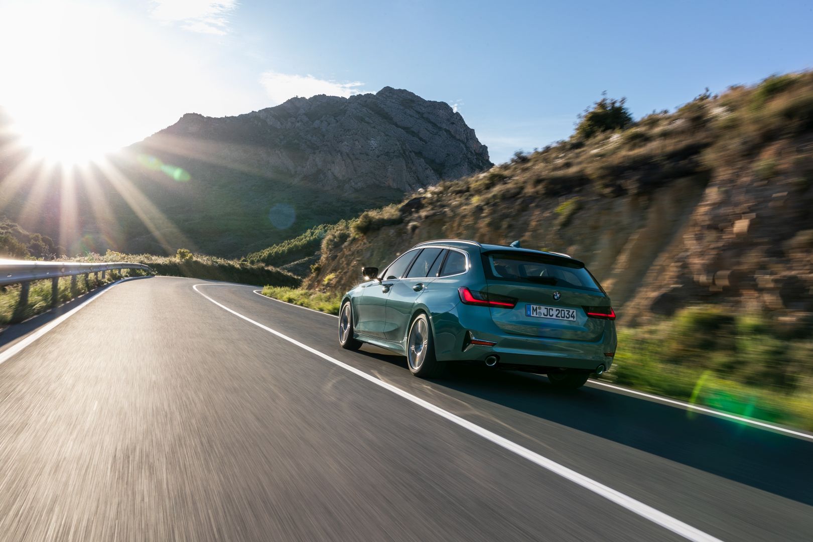 Bmw 3 Series Touring photo 9