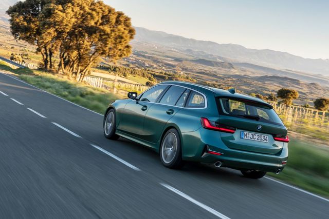 Bmw 3 Series Touring foto 14