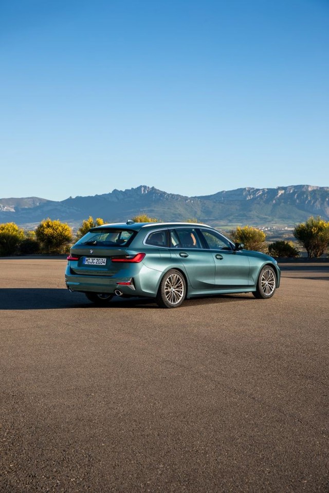 Bmw 3 Series Touring foto 29