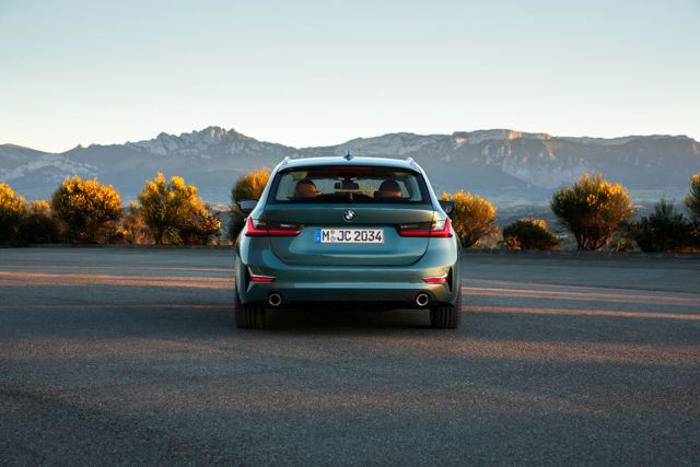 Bmw 3 Series Touring foto 30