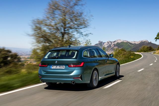 Bmw 3 Series Touring foto 33