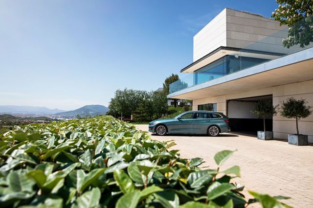 Bmw 3 Series Touring foto 35