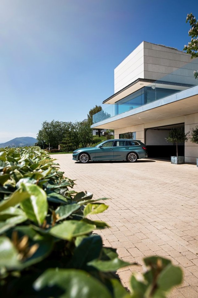 Bmw 3 Series Touring foto 36