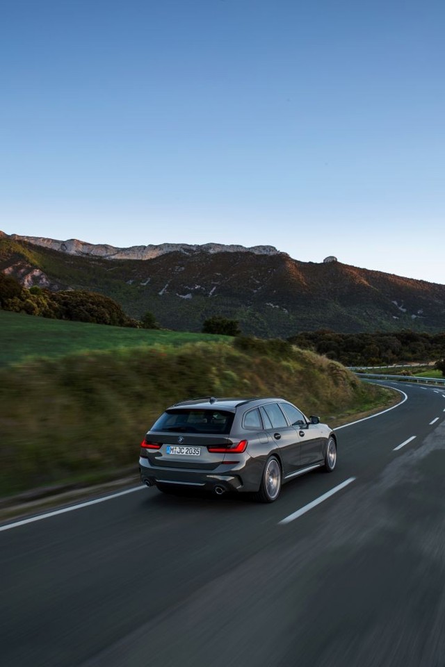 Bmw 3 Series Touring foto 57